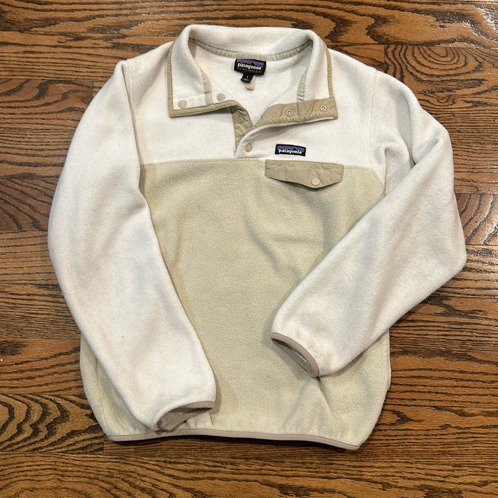 Patagonia Two-Tone Cream & White Synchilla Snap-T Fleece Pullover